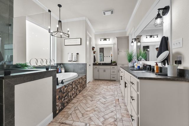 863 Alto Bonito Court, Godley, TX 76044