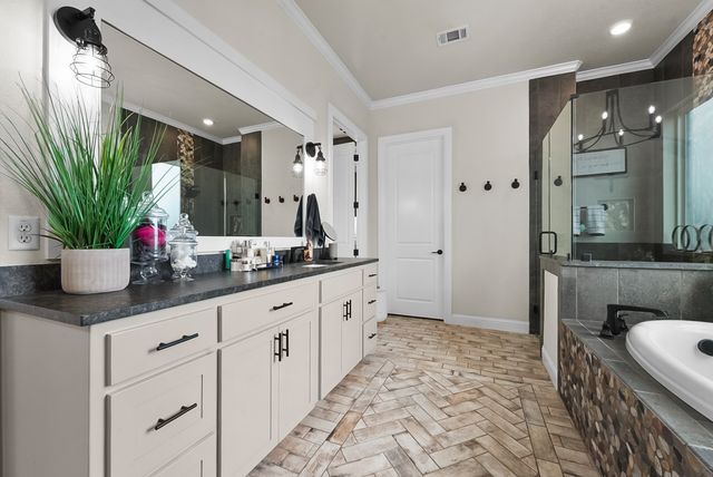 863 Alto Bonito Court, Godley, TX 76044