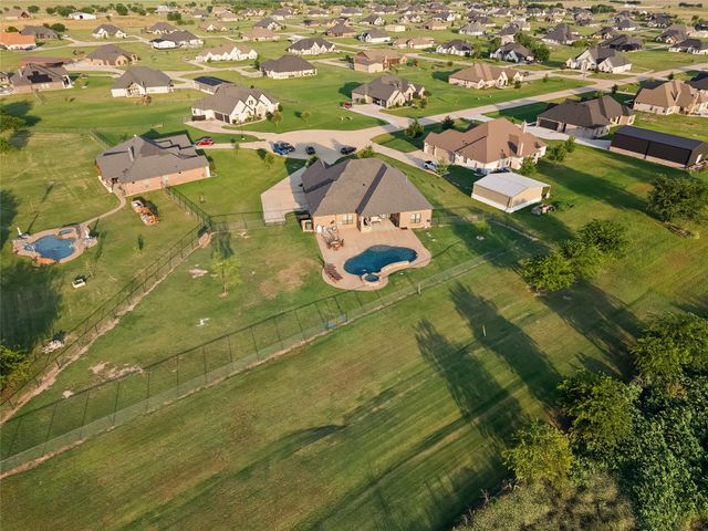863 Alto Bonito Court, Godley, TX 76044