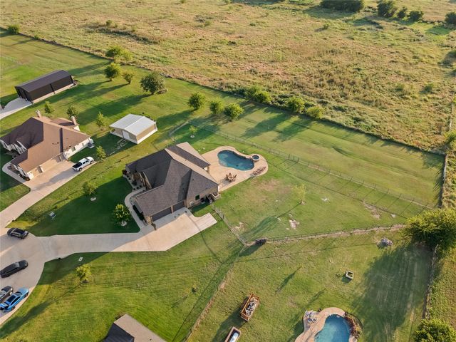 863 Alto Bonito Court, Godley, TX 76044