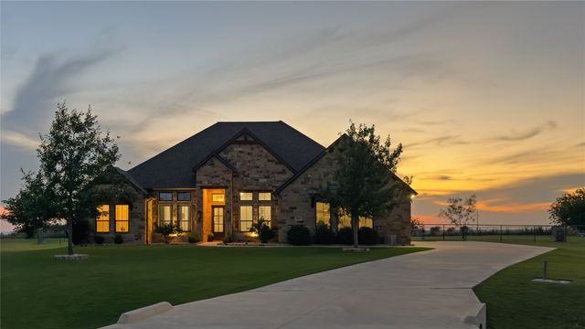 863 Alto Bonito Court, Godley, TX 76044