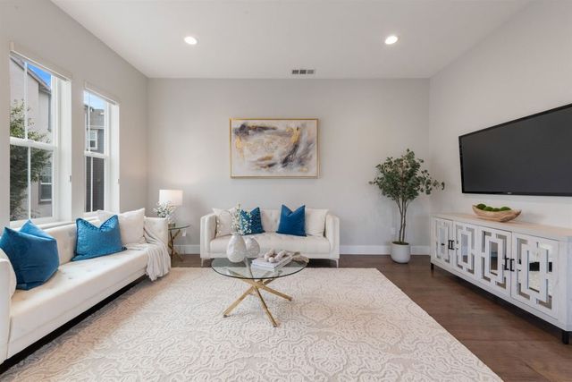 4371 Panorama Dr, Dublin, CA 94568