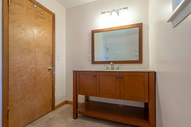 486 Park Avenue, Valparaiso, IN 46385