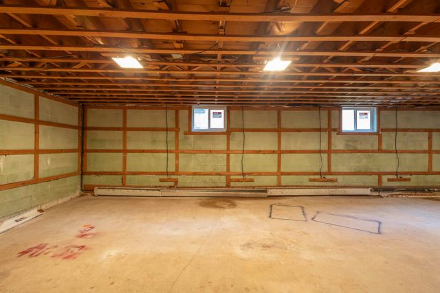 486 Park Avenue, Valparaiso, IN 46385
