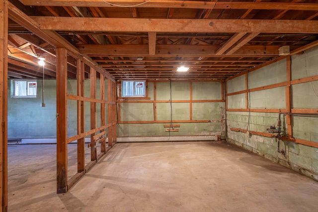 486 Park Avenue, Valparaiso, IN 46385