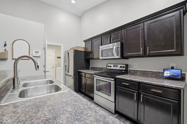 5780 Blue Sky Drive, Whitestown, IN 46075