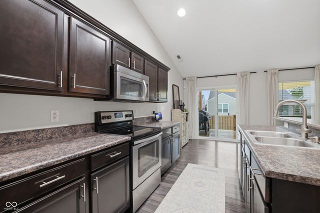 5780 Blue Sky Drive, Whitestown, IN 46075