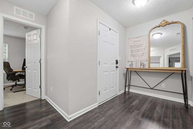 5780 Blue Sky Drive, Whitestown, IN 46075
