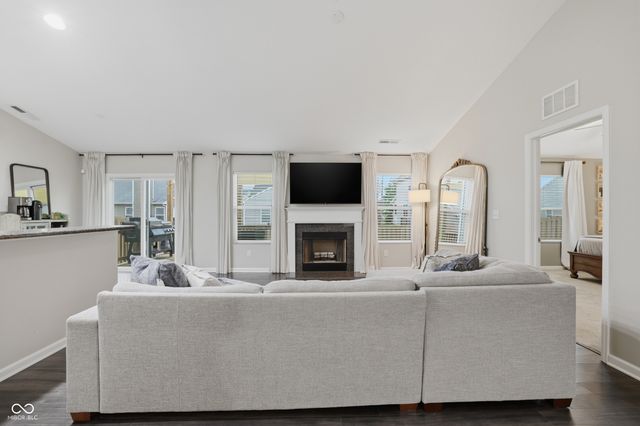 5780 Blue Sky Drive, Whitestown, IN 46075