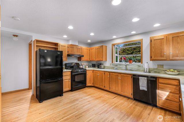 9515 Sunrise Road, Blaine, WA 98230
