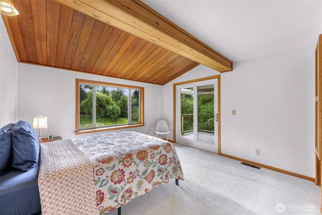 9515 Sunrise Road, Blaine, WA 98230