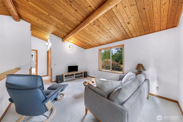 9515 Sunrise Road, Blaine, WA 98230