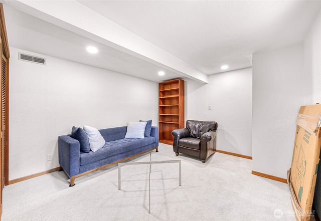 9515 Sunrise Road, Blaine, WA 98230