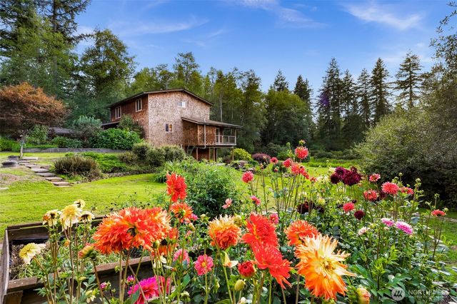 9515 Sunrise Road, Blaine, WA 98230
