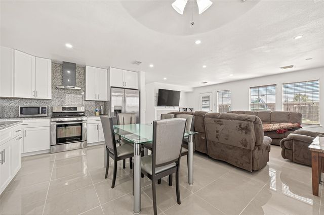 15707 Crooked Arrow Drive, Sugar Land, TX 77498