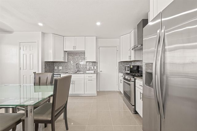 15707 Crooked Arrow Drive, Sugar Land, TX 77498