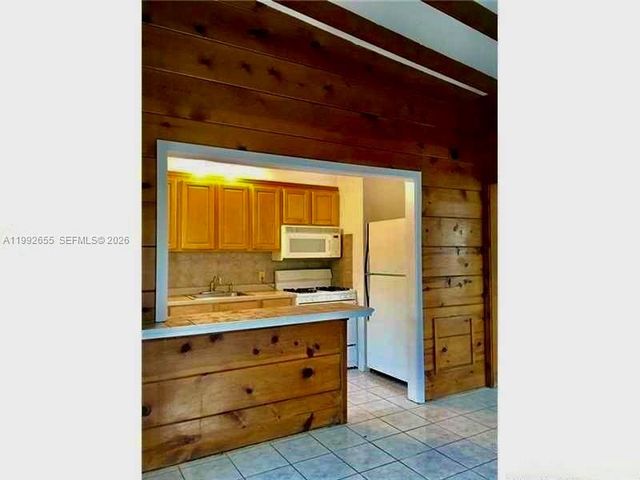 809 NE 17th Ave 1, Fort Lauderdale, FL 33304