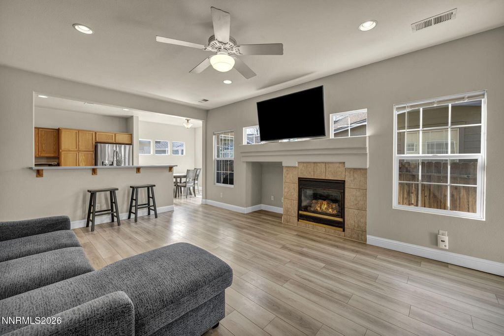 Image 11 of property listing at 5421 Desert Peach Drive, Sparks, NV 89436