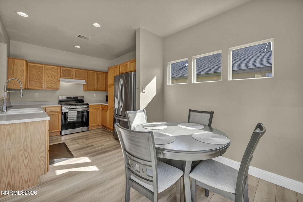 Image 17 of property listing at 5421 Desert Peach Drive, Sparks, NV 89436