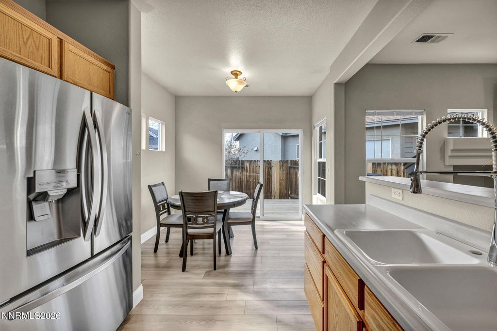 Image 18 of property listing at 5421 Desert Peach Drive, Sparks, NV 89436