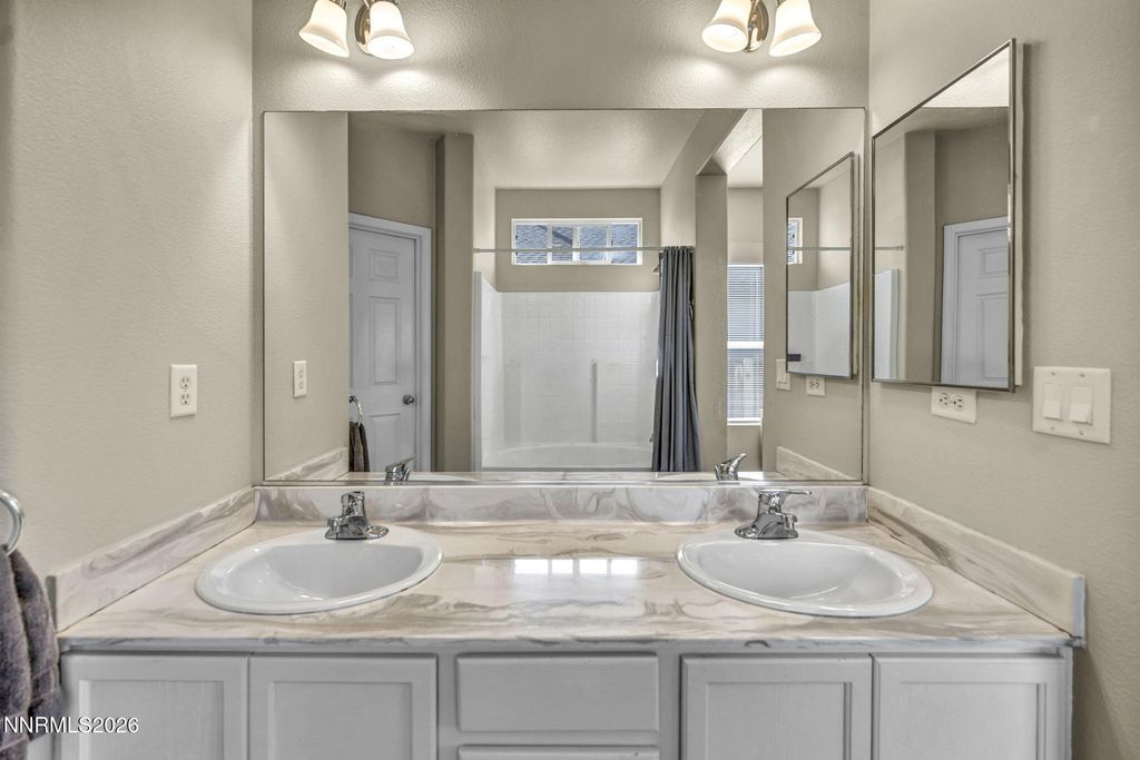 Image 32 of property listing at 5421 Desert Peach Drive, Sparks, NV 89436