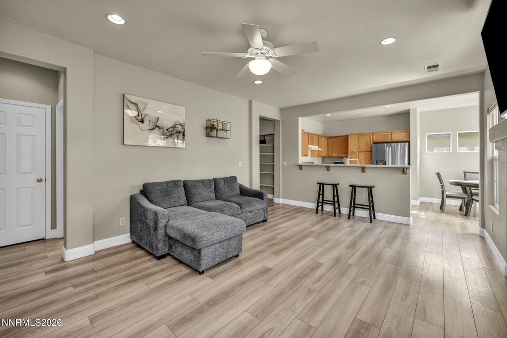 Image 7 of property listing at 5421 Desert Peach Drive, Sparks, NV 89436