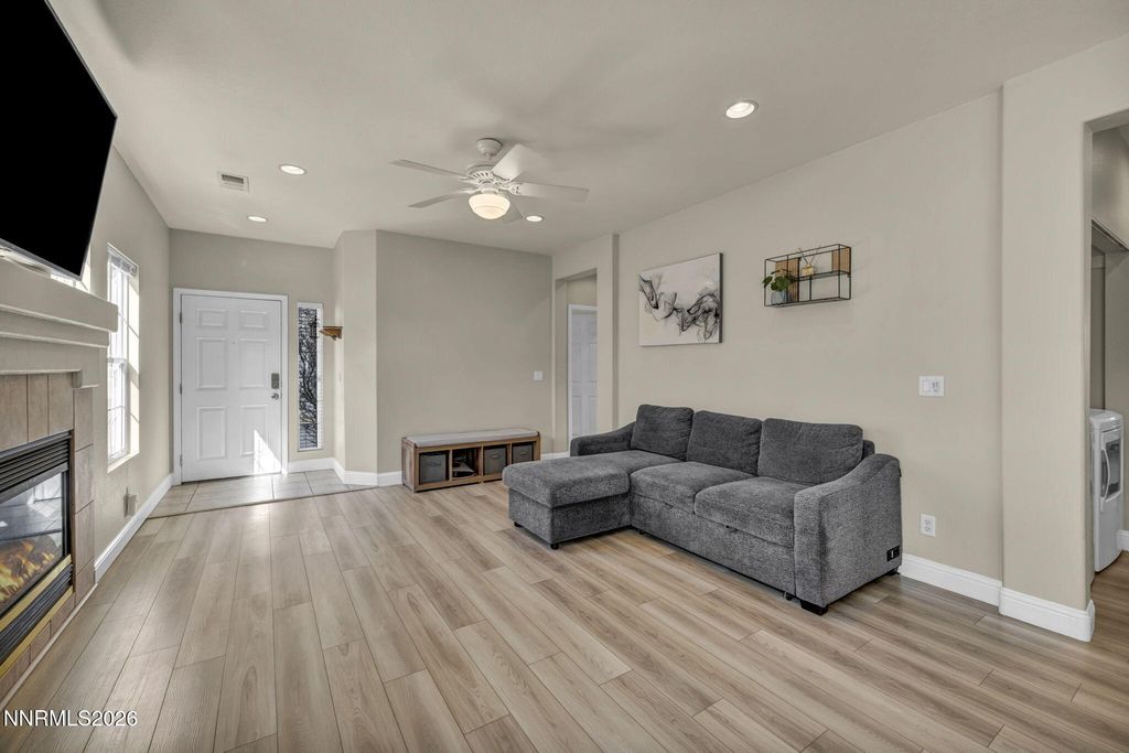 Image 8 of property listing at 5421 Desert Peach Drive, Sparks, NV 89436