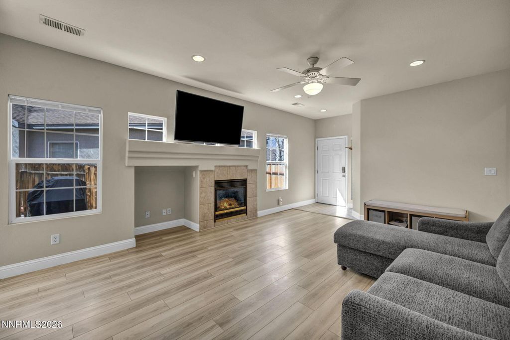 Image 9 of property listing at 5421 Desert Peach Drive, Sparks, NV 89436