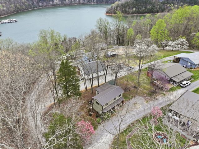 716 Still Point Rd, Smithville, TN 37166