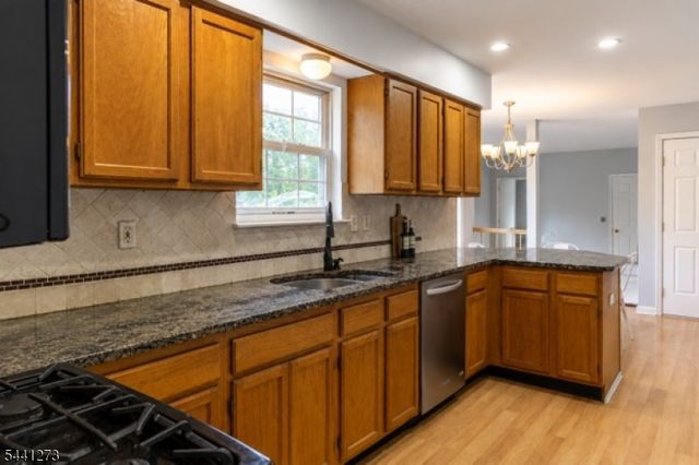 4 Fox Chase Rd, White Twp., NJ 07863