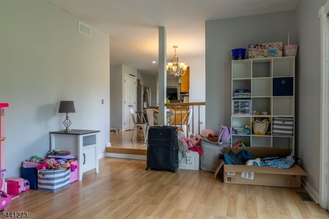 4 Fox Chase Rd, White Twp., NJ 07863
