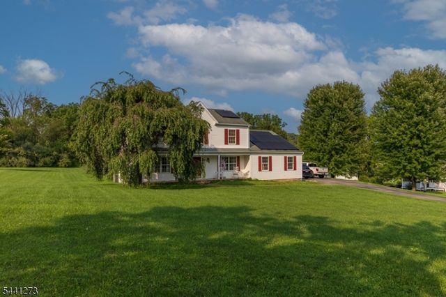 4 Fox Chase Rd, White Twp., NJ 07863
