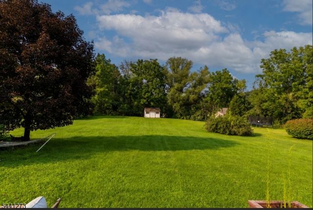 4 Fox Chase Rd, White Twp., NJ 07863