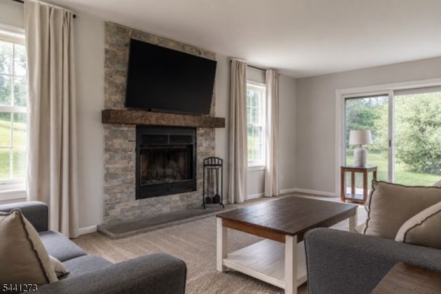 4 Fox Chase Rd, White Twp., NJ 07863