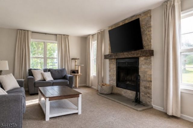 4 Fox Chase Rd, White Twp., NJ 07863