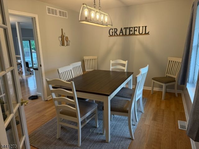 4 Fox Chase Rd, White Twp., NJ 07863