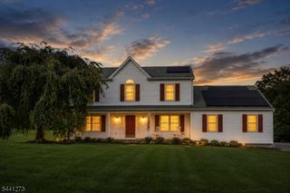 4 Fox Chase Rd, White Twp., NJ 07863