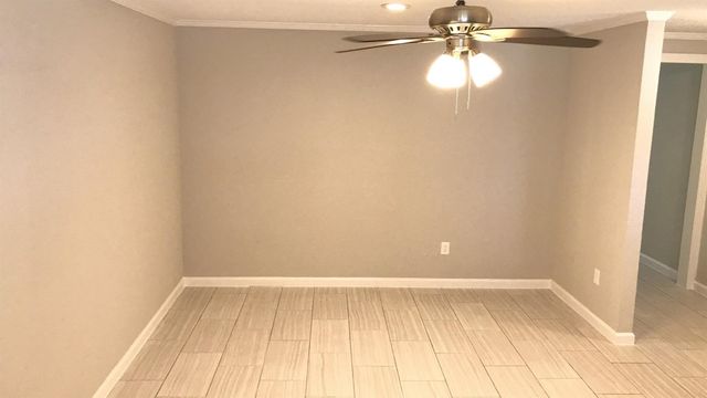 205 Grantham Road, Baytown, TX 77521