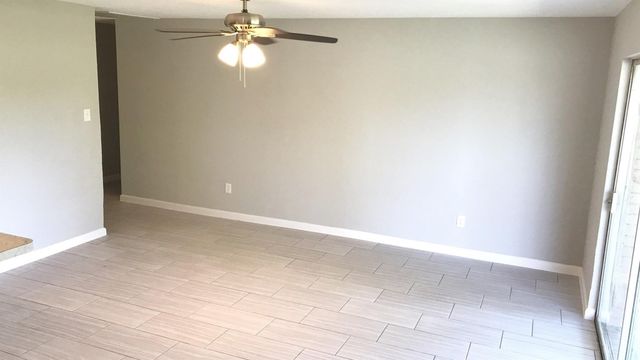 205 Grantham Road, Baytown, TX 77521