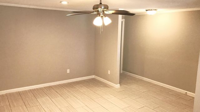 205 Grantham Road, Baytown, TX 77521