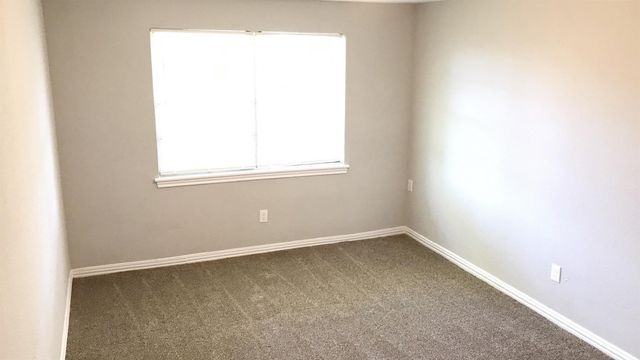 205 Grantham Road, Baytown, TX 77521