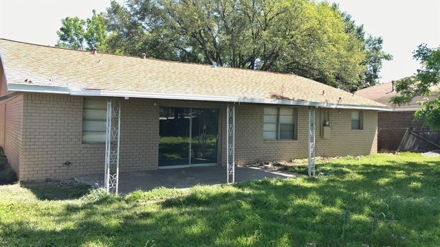 205 Grantham Road, Baytown, TX 77521
