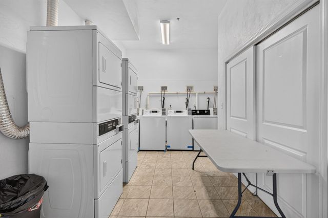 14 Arizona Ter 8, Arlington, MA 02474