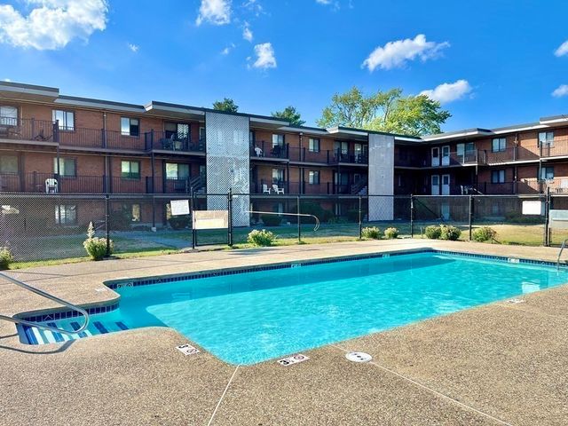 14 Arizona Ter 8, Arlington, MA 02474
