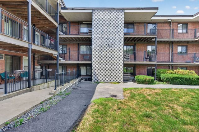 14 Arizona Ter 8, Arlington, MA 02474
