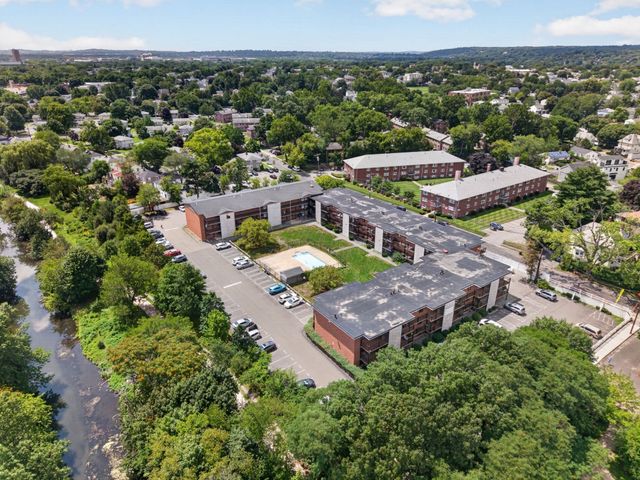 14 Arizona Ter 8, Arlington, MA 02474