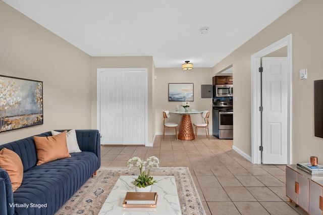 14 Arizona Ter 8, Arlington, MA 02474