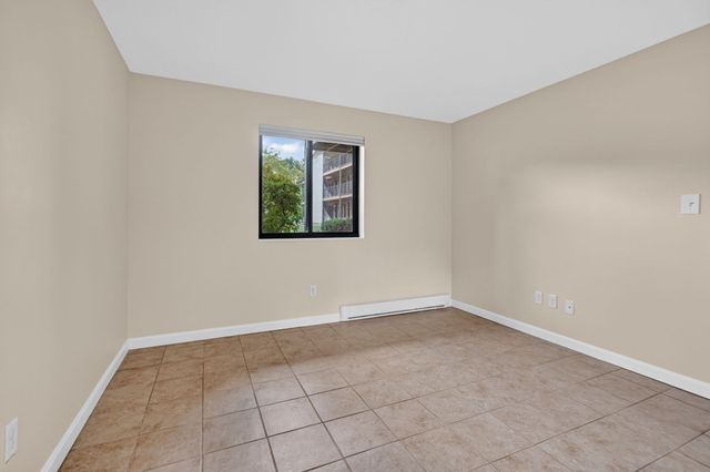14 Arizona Ter 8, Arlington, MA 02474