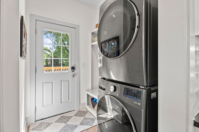 1118 Riverwood Dr, Nashville, TN 37216