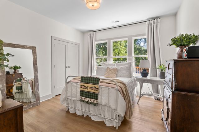 1118 Riverwood Dr, Nashville, TN 37216